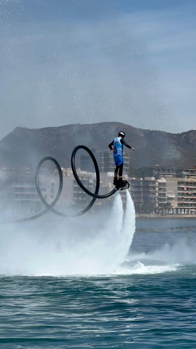 Water show for the City Days – we offer a spectacular event using e-foil boards